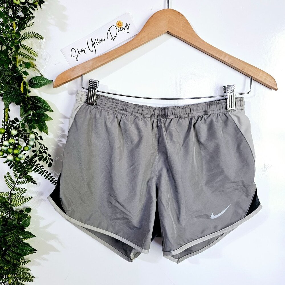Modern‎ Nike Dri-FIT Running Shorts Gray Black Athletic Activewear Gym Workout